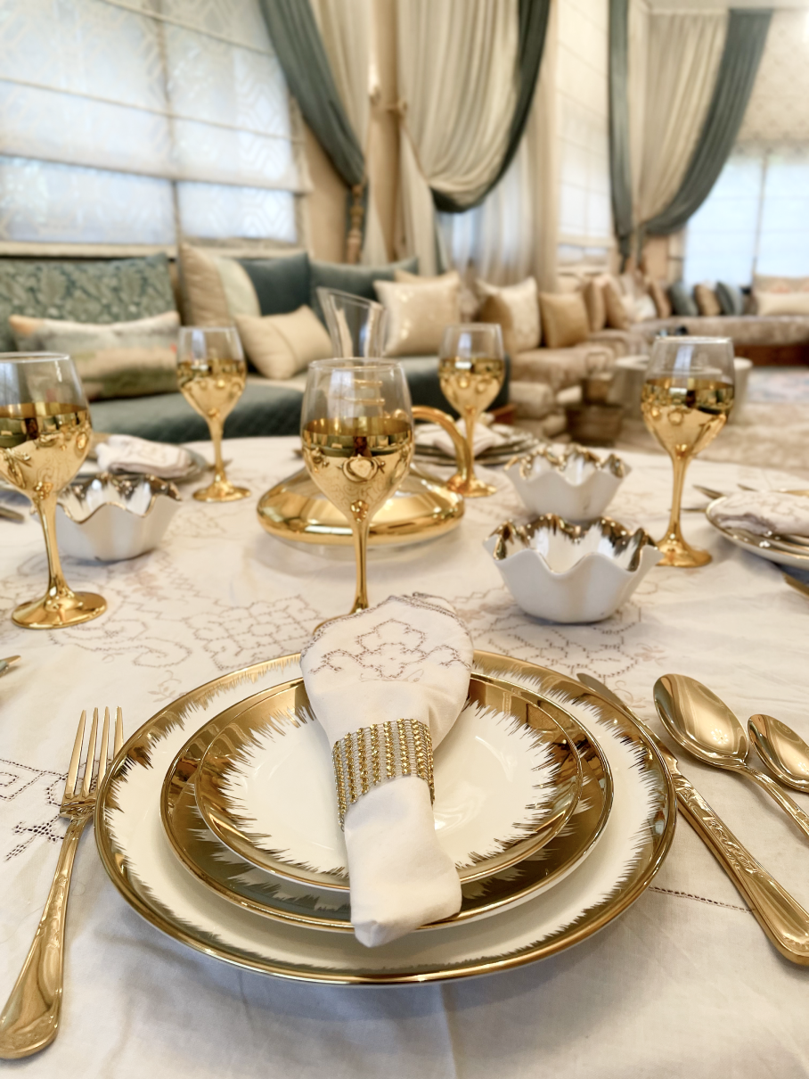 Ensemble de 36 Assiettes à Dîner Blanc et Or - Variation III