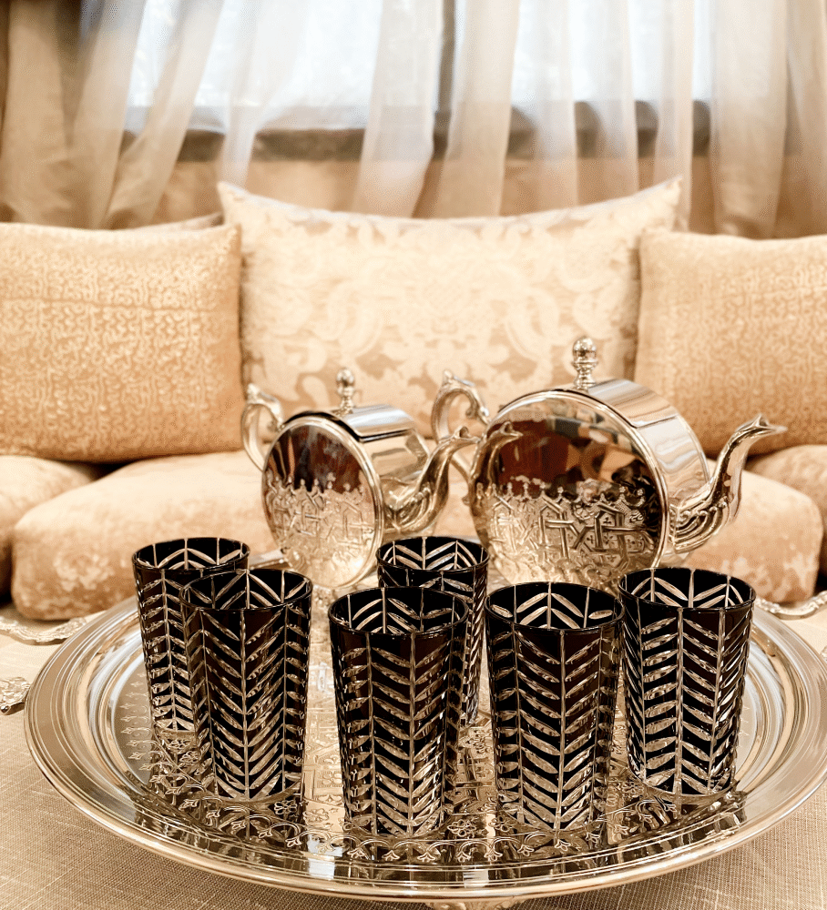 Ensemble de 6 Verres à Thé Marocains avec Motif Zigzag Noir