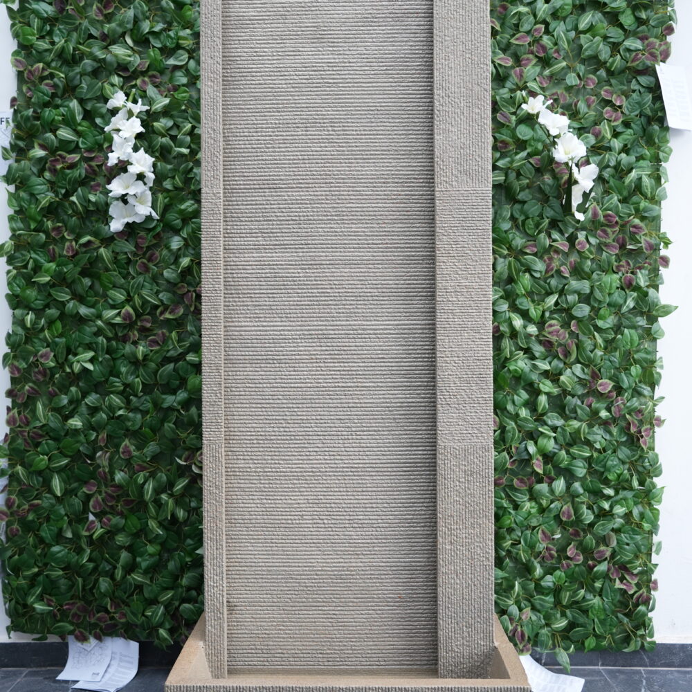 Fontaine Murale Grand Format avec Finition Pierre | Élégance Architecturale & Ambiance Haut de Gamme