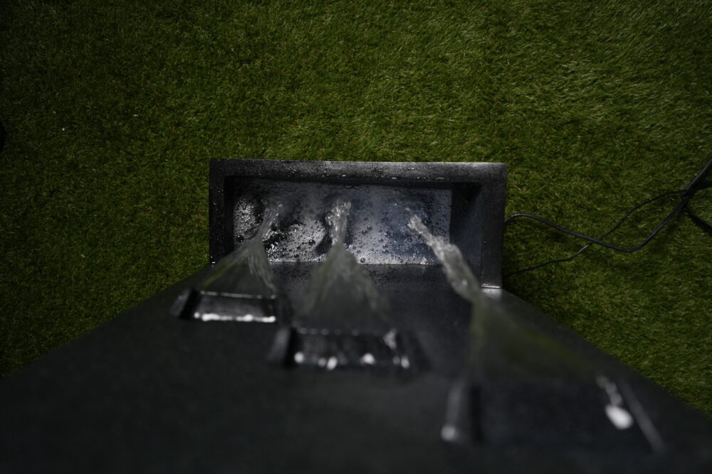 Fontaine Murale Noire à 3 Jets | Design Moderne & Écologique
