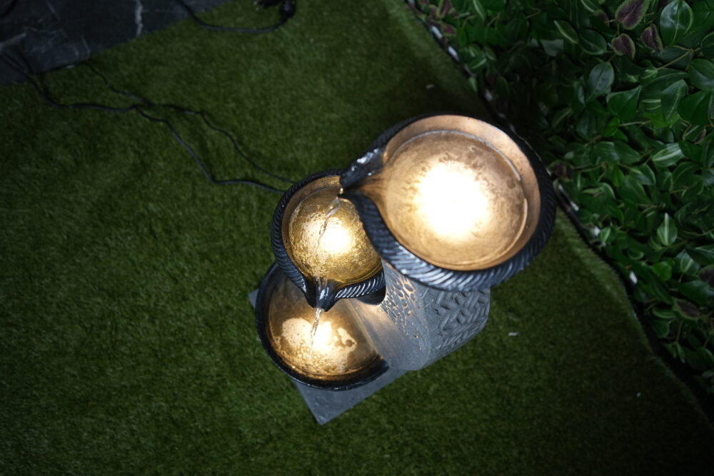Fontaine Décorative à 3 Bols avec LED  | Détails Feuillage & Ambiance Relaxante